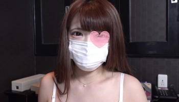 FC2PPV-1553513 色白マシュマロボディ♥キンチョー気味で大人しめだけどエッチな美女と中出しSEX