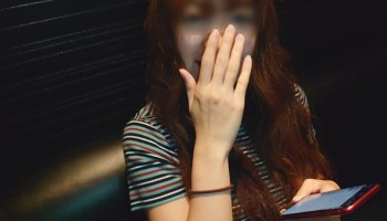 FC2PPV-1568379 不倫がバレて彼女と別れる前に最後の欲情セックス！淫らに燃え上る2人の関係・後先考えず中出ししてしまった！