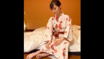 FC2PPV-1619785 旦那の知らない所で本気で愛し合う浴衣美人妻と一晩中孕ませＳＥＸ！ガチエロな美魔女妻をご堪能ください。