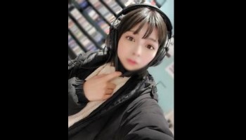 FC2PPV-1685557 洋楽好きのJD・潮吹き連続中出し(74分)